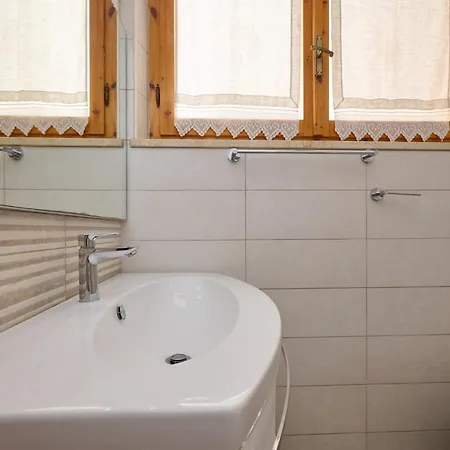 Nice Holiday Home Appartamento *